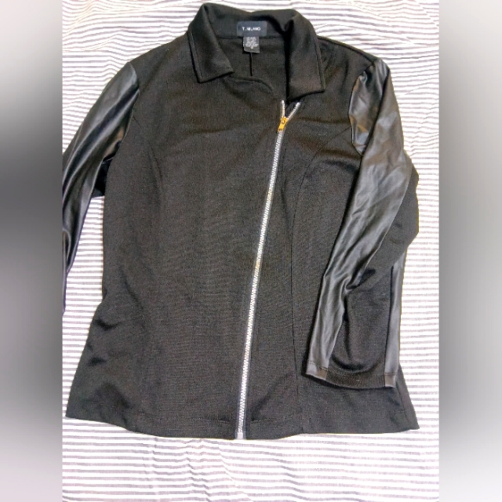 T Milano black zipper top